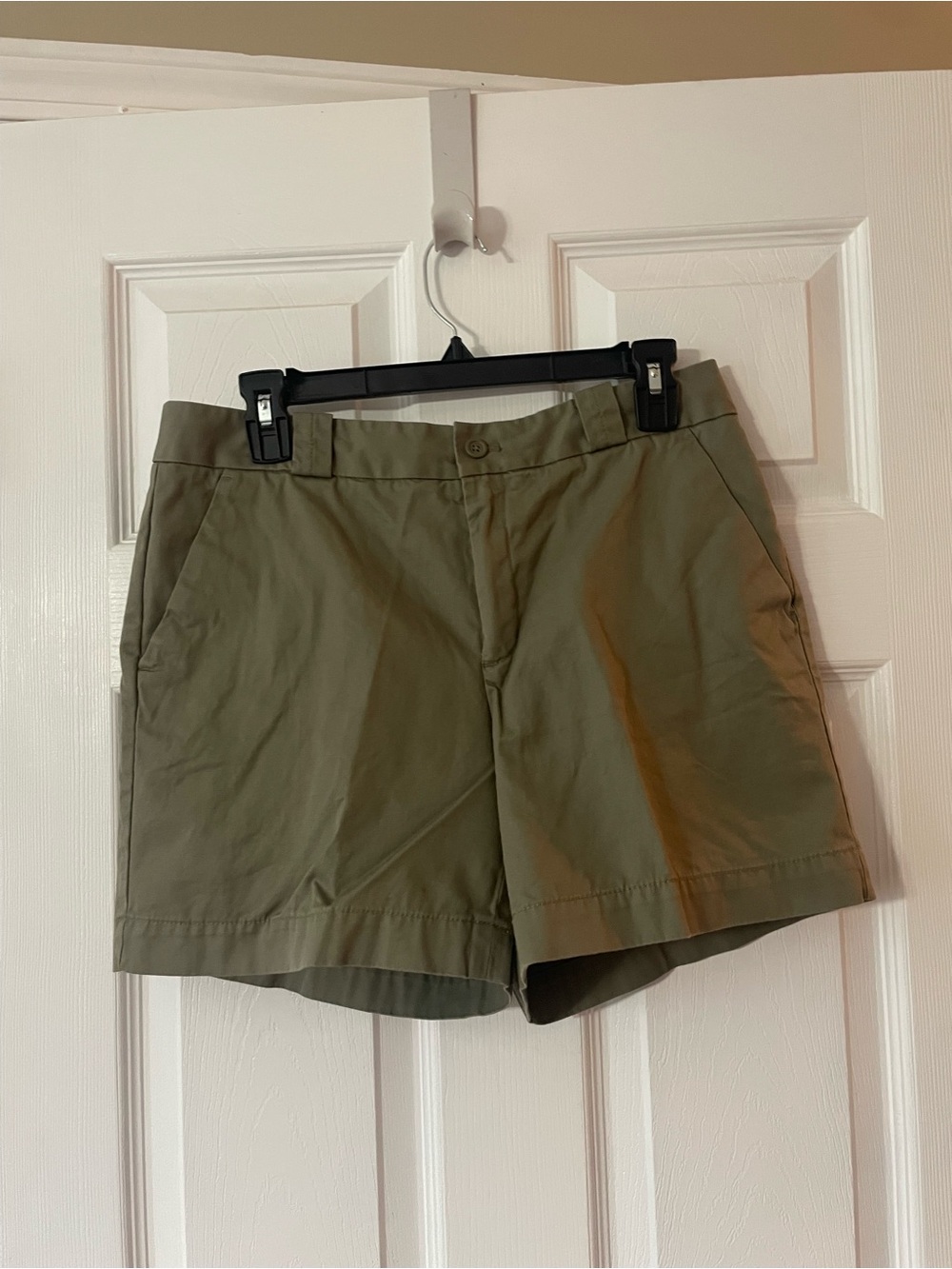 GAP Women's Olive Flat-Front Chino Shorts